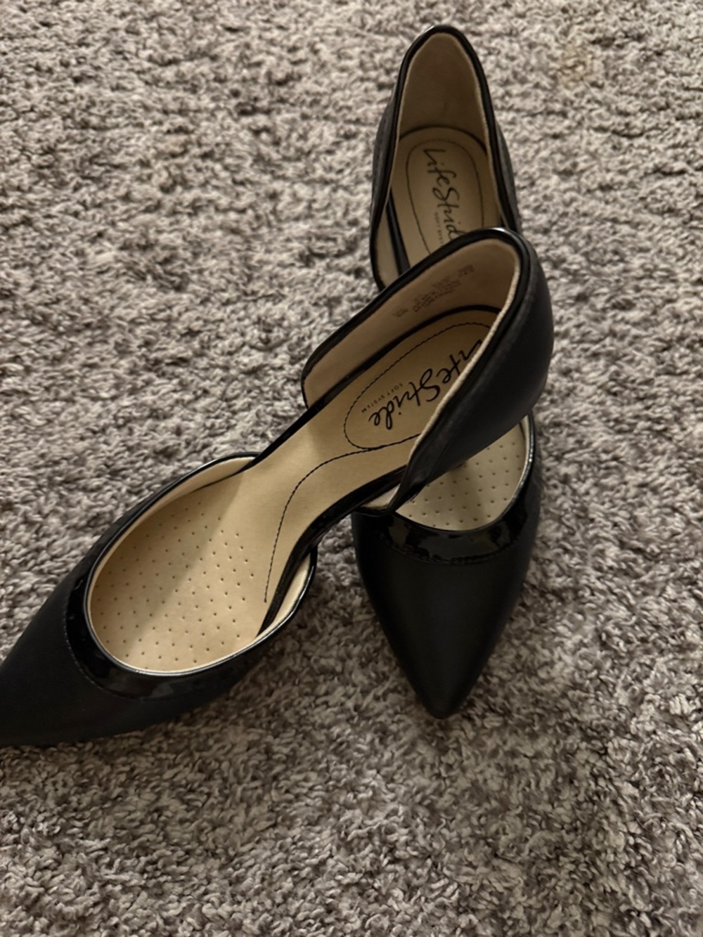 Life Stride Black D'Orsay Pointed-Toe Heels size 8wide. Shiny trim